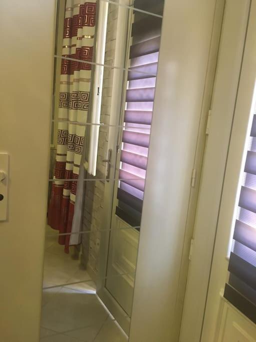 Ideal Pour Deux Voyageurs Sur * Marseilles