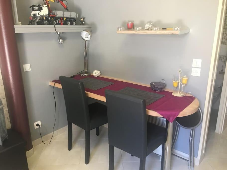 Apartment Ideal Pour Deux Voyageurs Sur Marseille